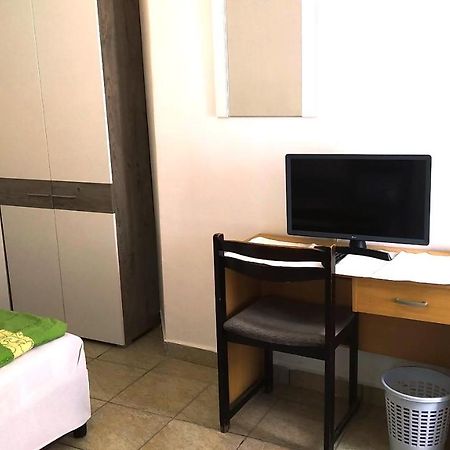 Hostel Maros Gyor Exterior photo