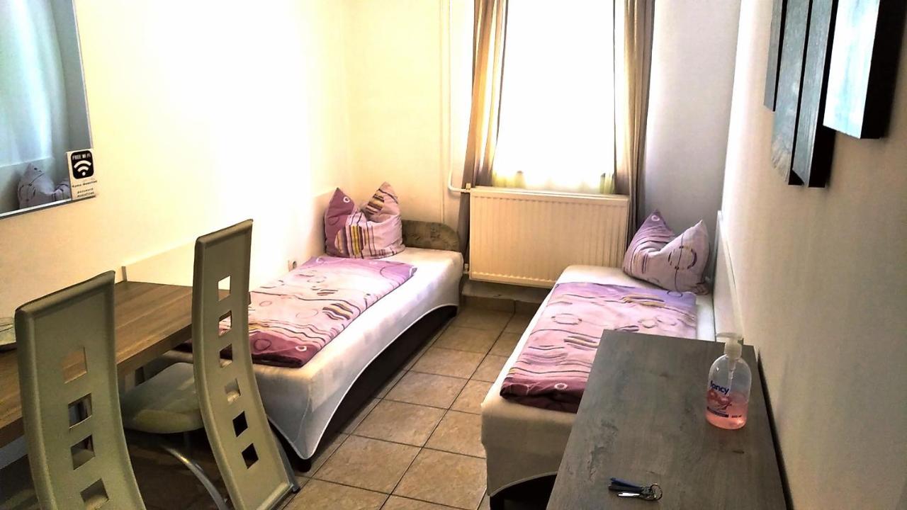 Hostel Maros Gyor Exterior photo